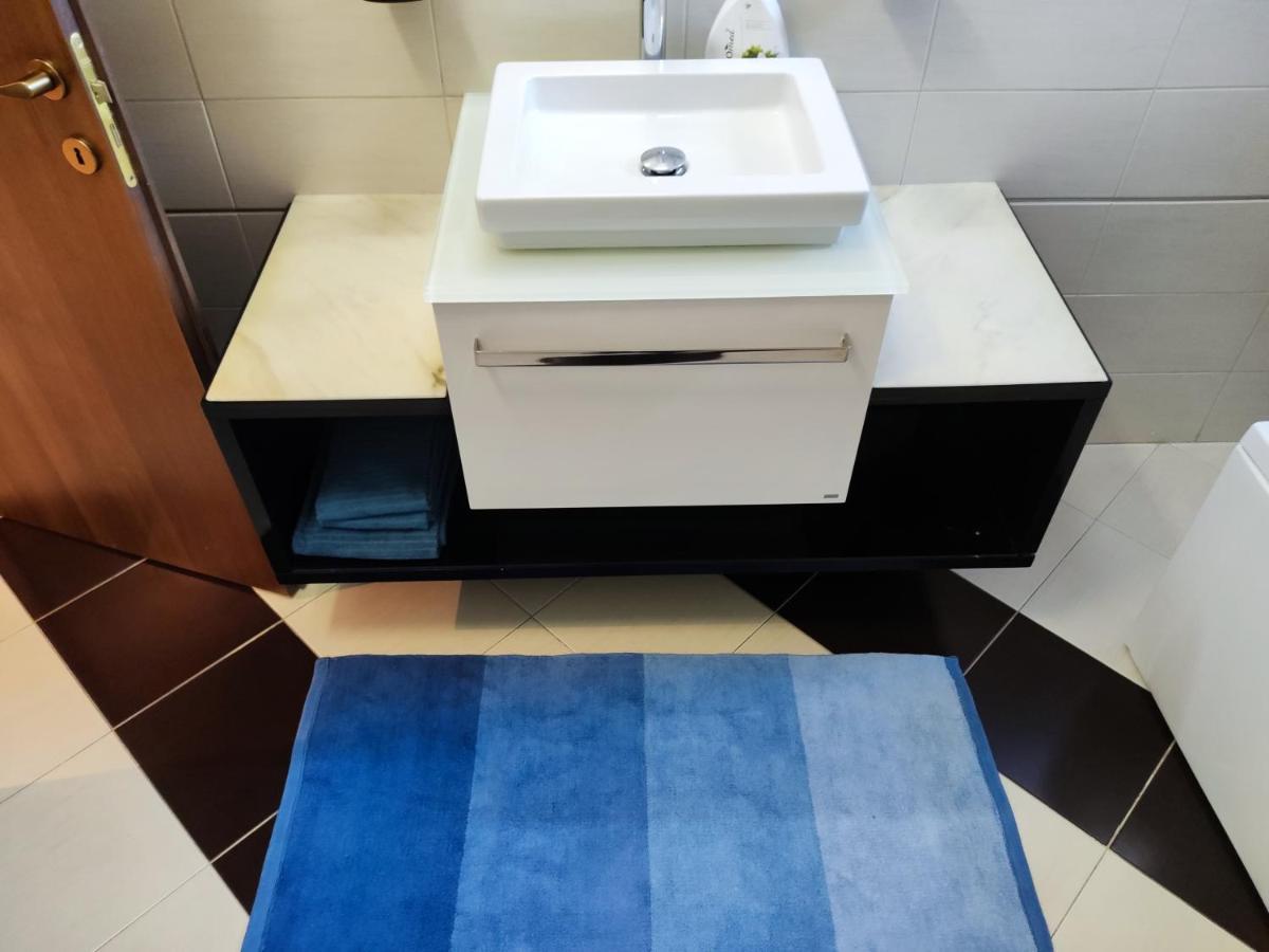 Aria Premium Apartment Бухарест Экстерьер фото